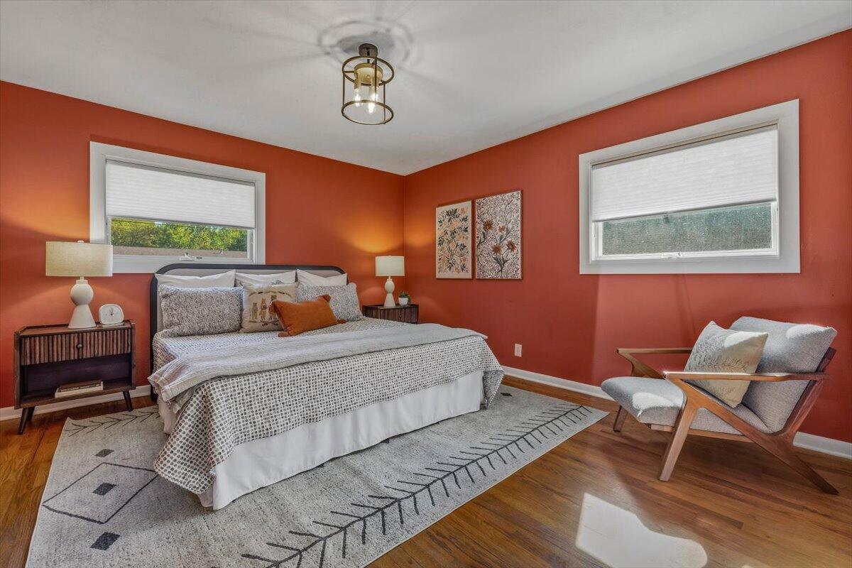 112 Butternut Street Three Oaks, MI 49128 - Photo 23 of 35 guest bed