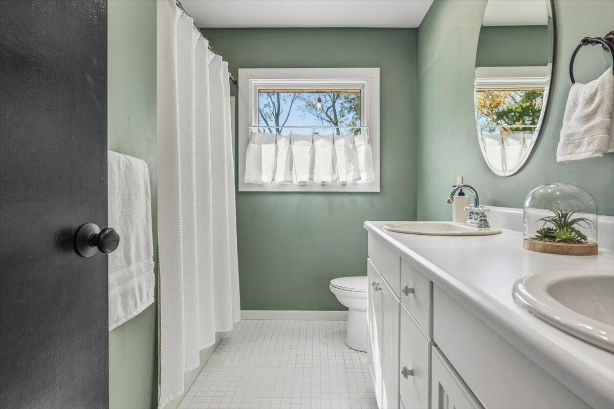 112 Butternut Street Three Oaks, MI 49128 - Photo 27 of 35 bath