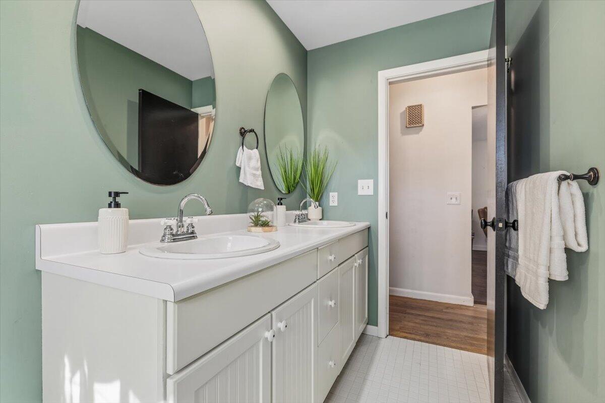 112 Butternut Street Three Oaks, MI 49128 - Photo 28 of 35 bath 2