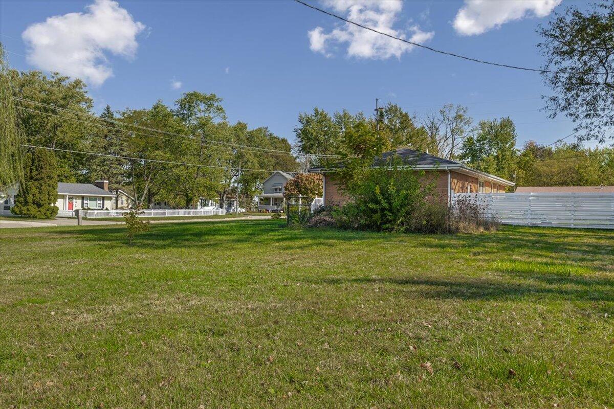 112 Butternut Street Three Oaks, MI 49128 - Photo 33 of 35 yard