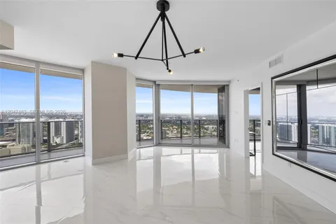 $1,000,000 | 488 Northeast 18th Street, Unit 4900, Miami, FL 33132