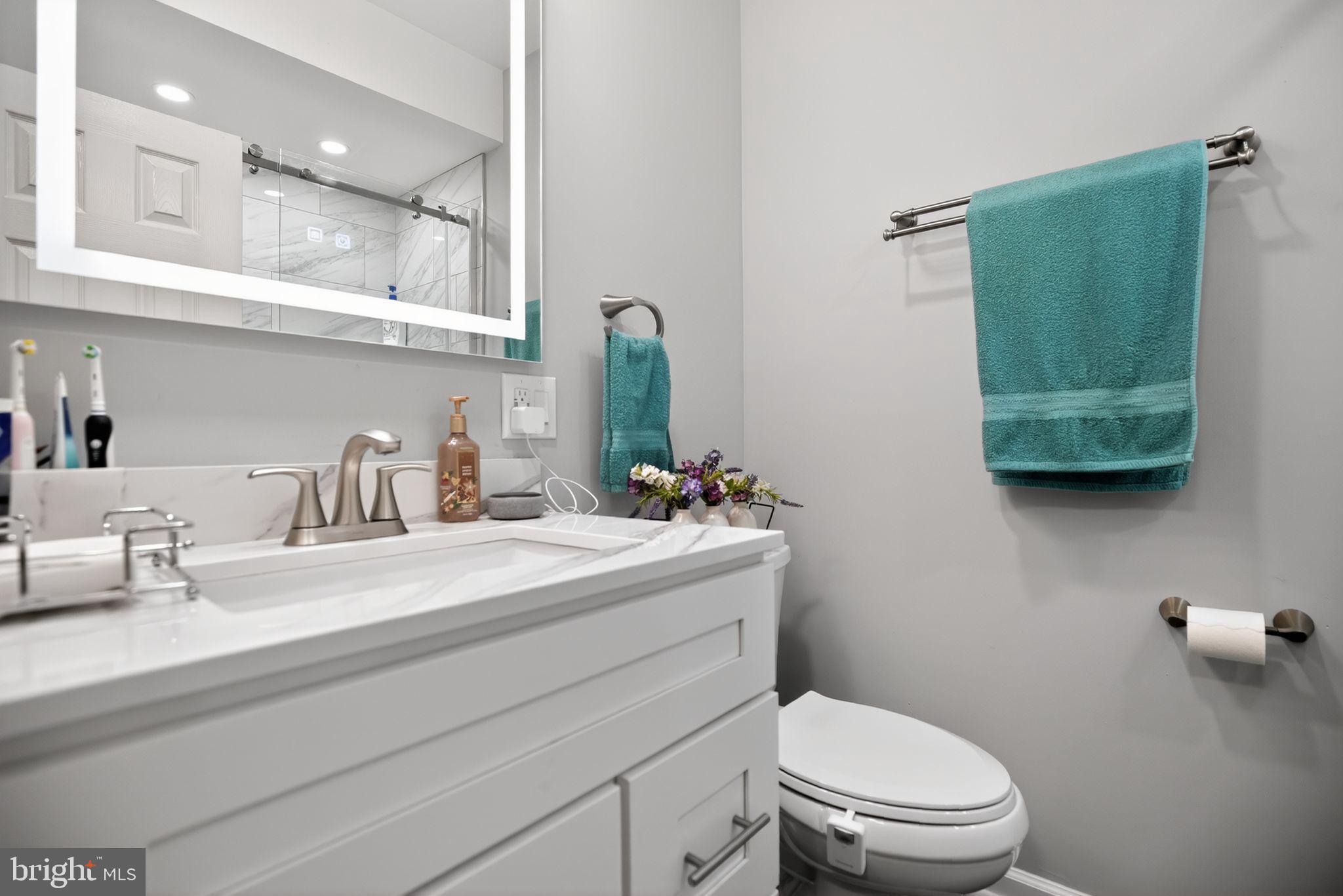 3517 Brookview Road Philadelphia, PA 19154 - Photo 18 of 28 Hall Bath