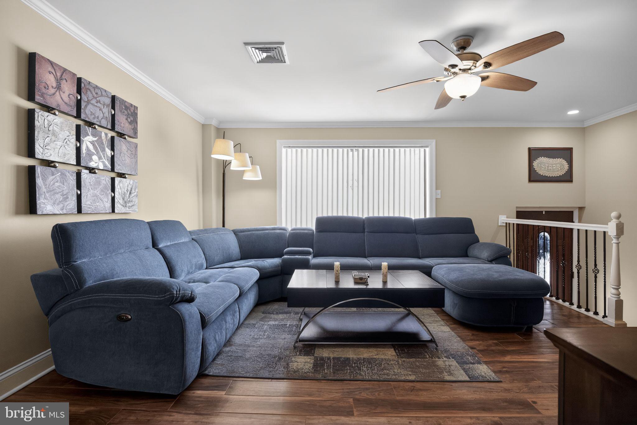 3517 Brookview Road Philadelphia, PA 19154 - Photo 2 of 28 Living Room