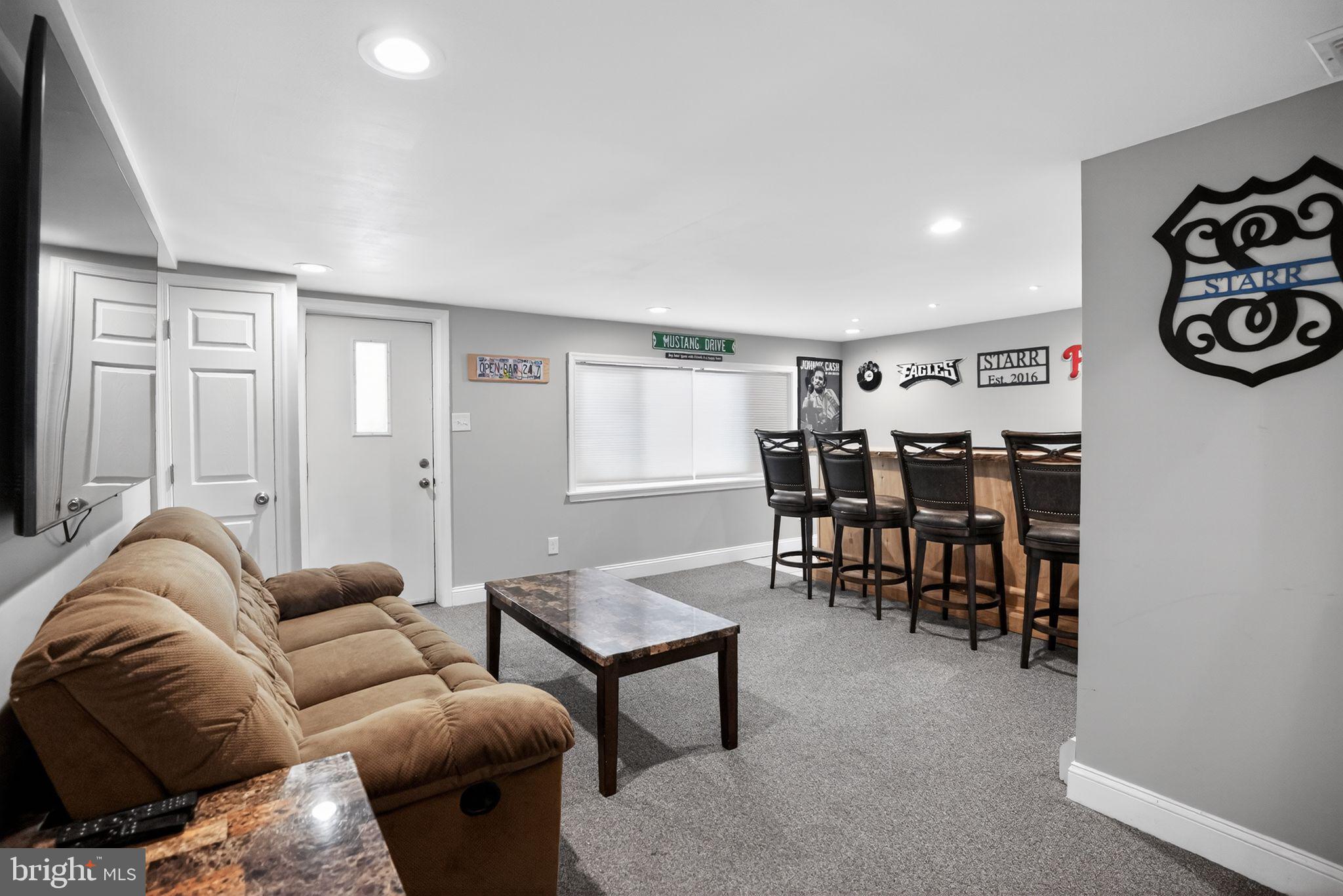 3517 Brookview Road Philadelphia, PA 19154 - Photo 22 of 28 Access to the rear yard