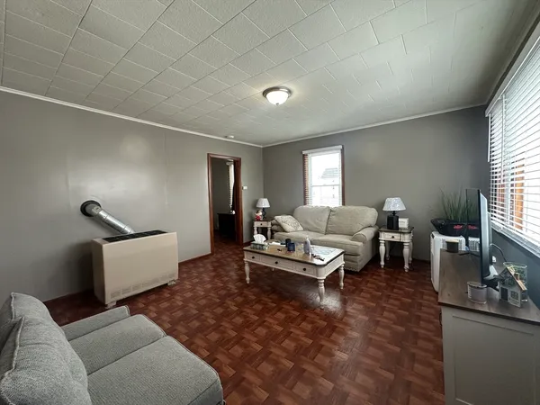 $1,700 | 207 Morgan Street, Unit 2, Fall River, MA 02721