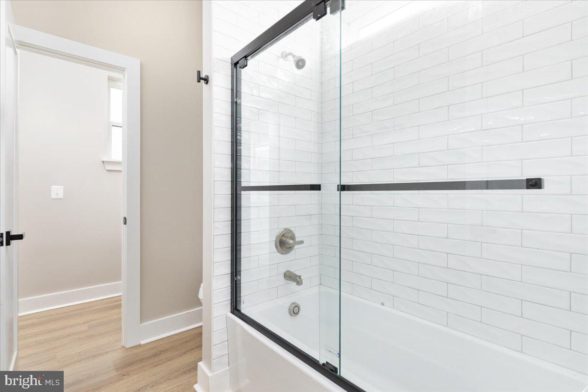 21 Mockingbird Lane Luray, VA 22835 - Photo 14 of 53 a bathroom with a bathtub