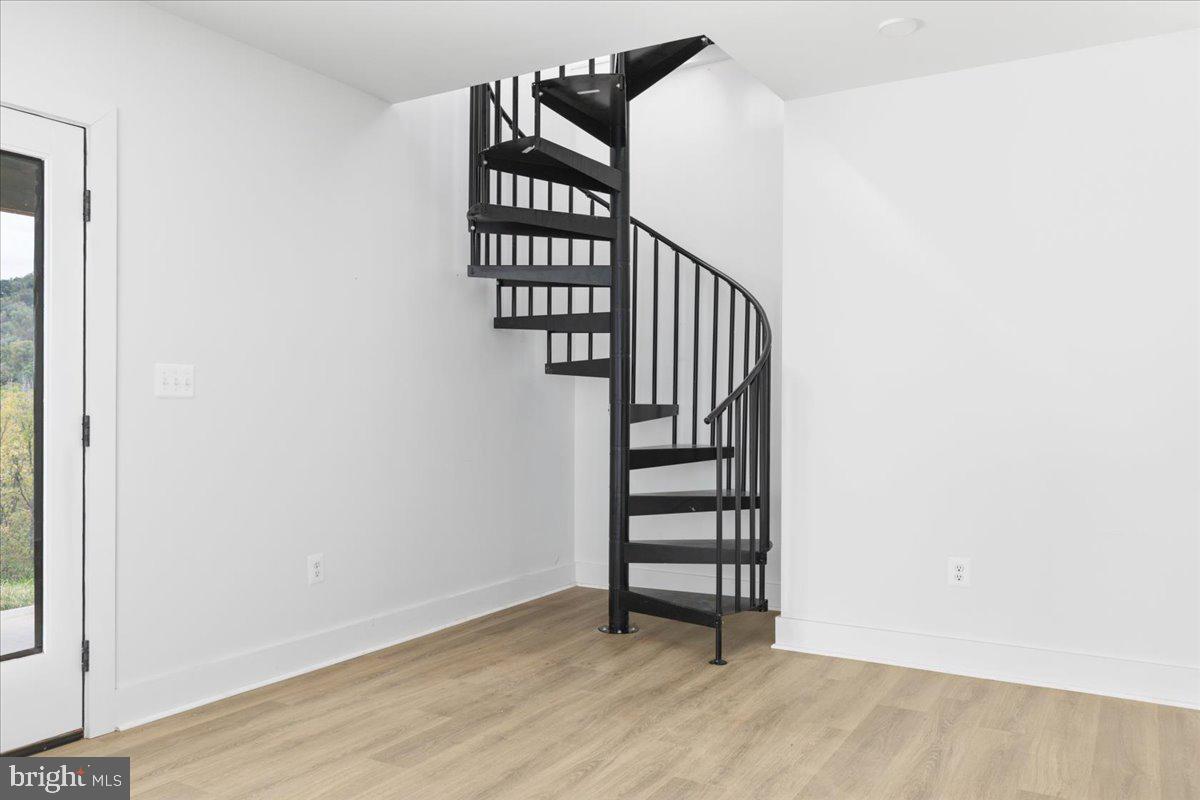 21 Mockingbird Lane Luray, VA 22835 - Photo 35 of 53 an empty room with windows