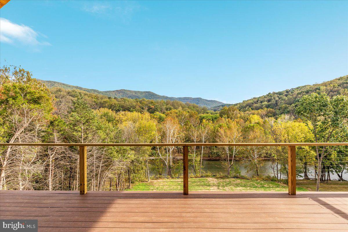 21 Mockingbird Lane Luray, VA 22835 - Photo 45 of 53 a view of city and mountain