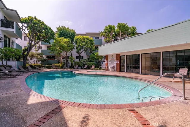 $435,000 | 5000 South Centinela Avenue, Unit 244, Los Angeles, CA 90066