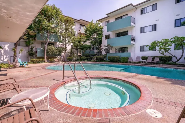$435,000 | 5000 South Centinela Avenue, Unit 244, Los Angeles, CA 90066