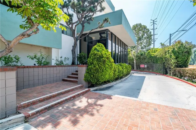 $435,000 | 5000 South Centinela Avenue, Unit 244, Los Angeles, CA 90066