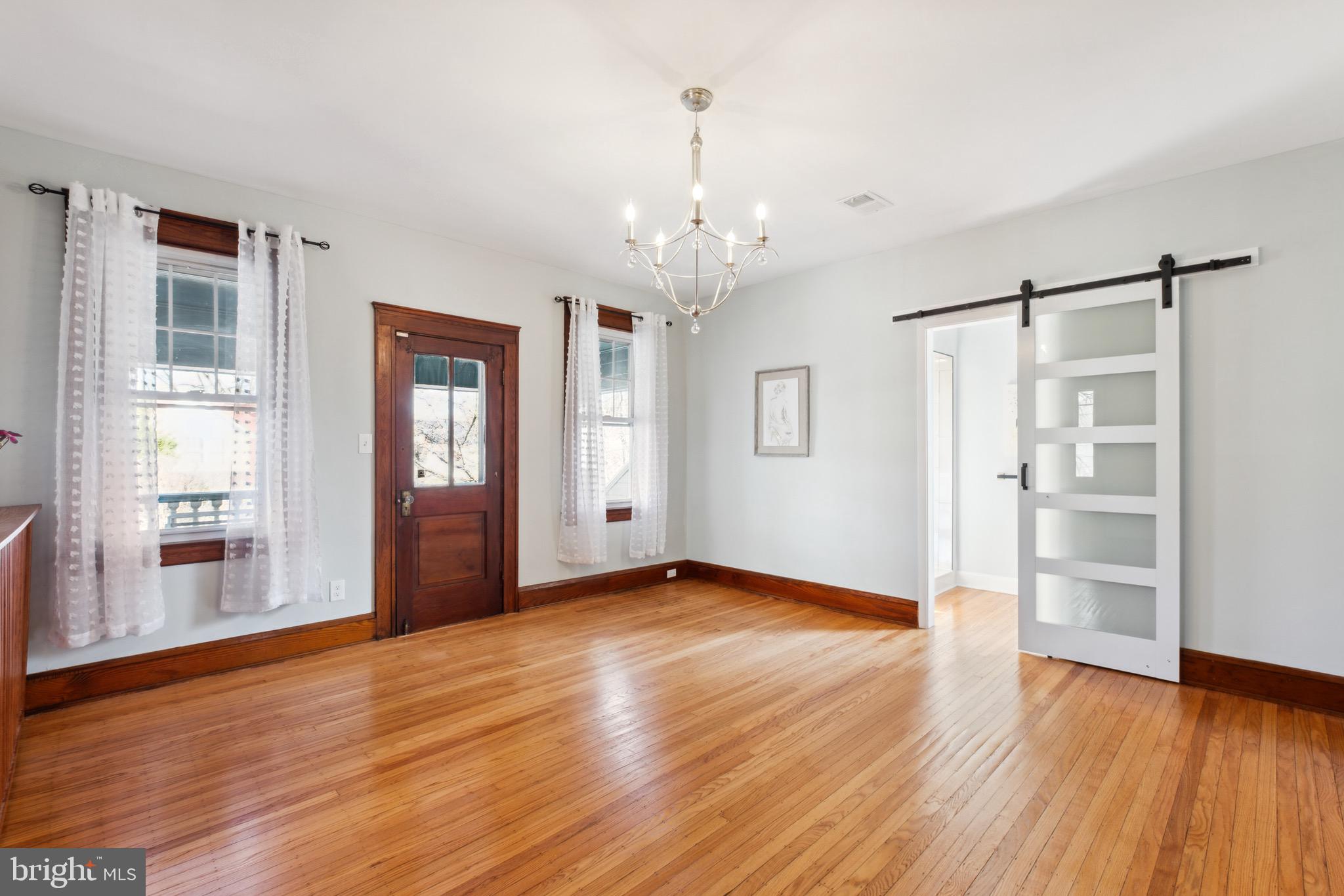 222 Mallow Hill Road Baltimore, MD 21229 - Photo 19 of 47 Primary Bedroom w/ Private Bathroom