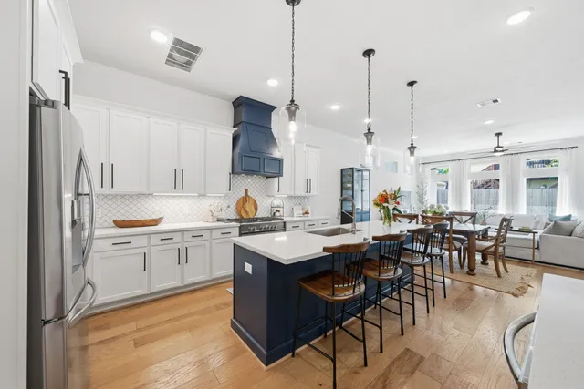 $3,650 | 1807 Bingham Street, Houston, TX 77007