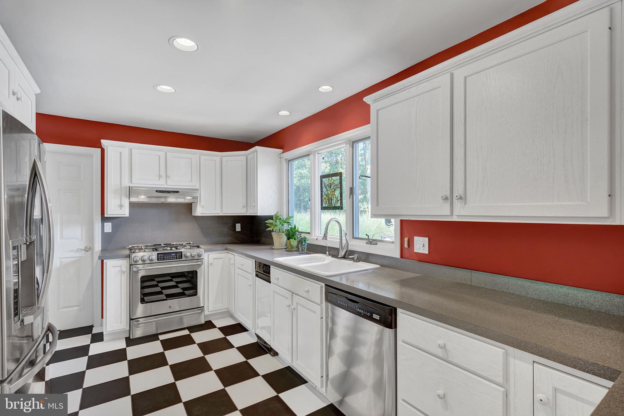 51 Walters Road Robbinsville, NJ 08691 - Photo 8 of 49 Gallery Image 8