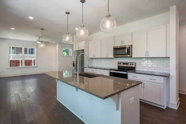 $2,999 | 900 Meridian Street, Unit 12, Nashville, TN 37207