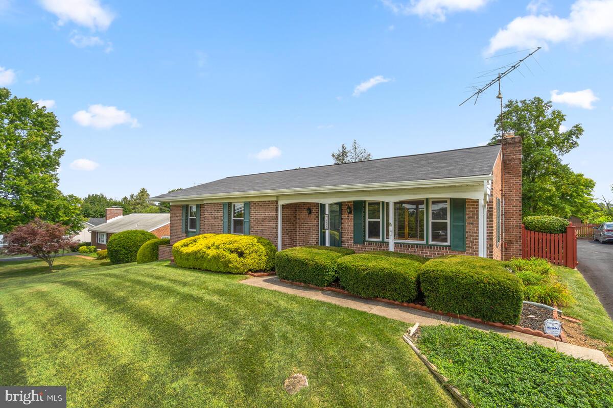 825 Washington Road Westminster, MD 21157 - Photo 1 of 41 Gallery Image 1