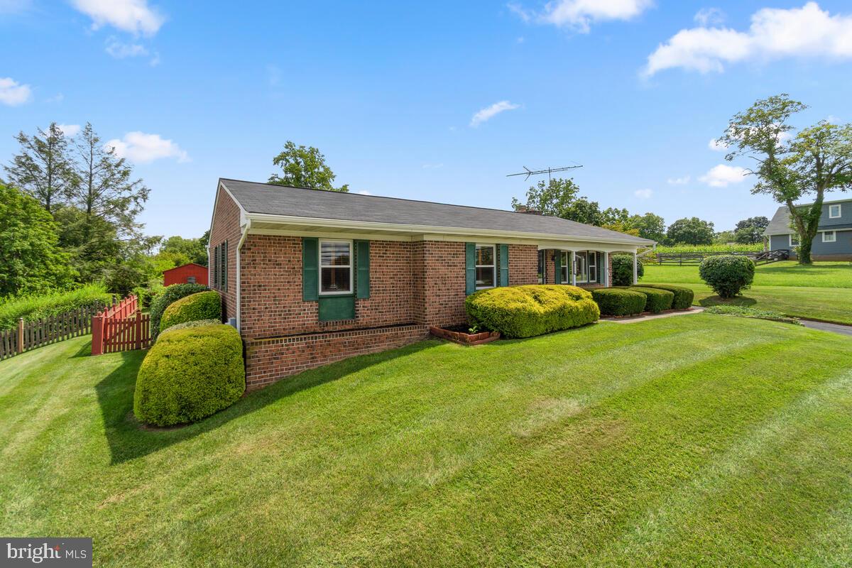 825 Washington Road Westminster, MD 21157 - Photo 3 of 41 Gallery Image 3