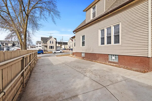 $195,900 | 1115 North 11th Street, Sheboygan, WI 53081