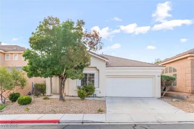 $2,600 | 912 Siena Hills Lane, Las Vegas, NV 89144