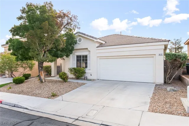 $2,600 | 912 Siena Hills Lane, Las Vegas, NV 89144