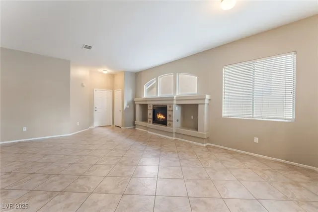 $2,600 | 912 Siena Hills Lane, Las Vegas, NV 89144