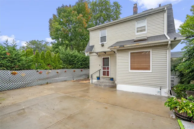 $849,000 | 224 Bryant Avenue, Floral Park, NY 11001