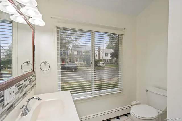 $849,000 | 224 Bryant Avenue, Floral Park, NY 11001