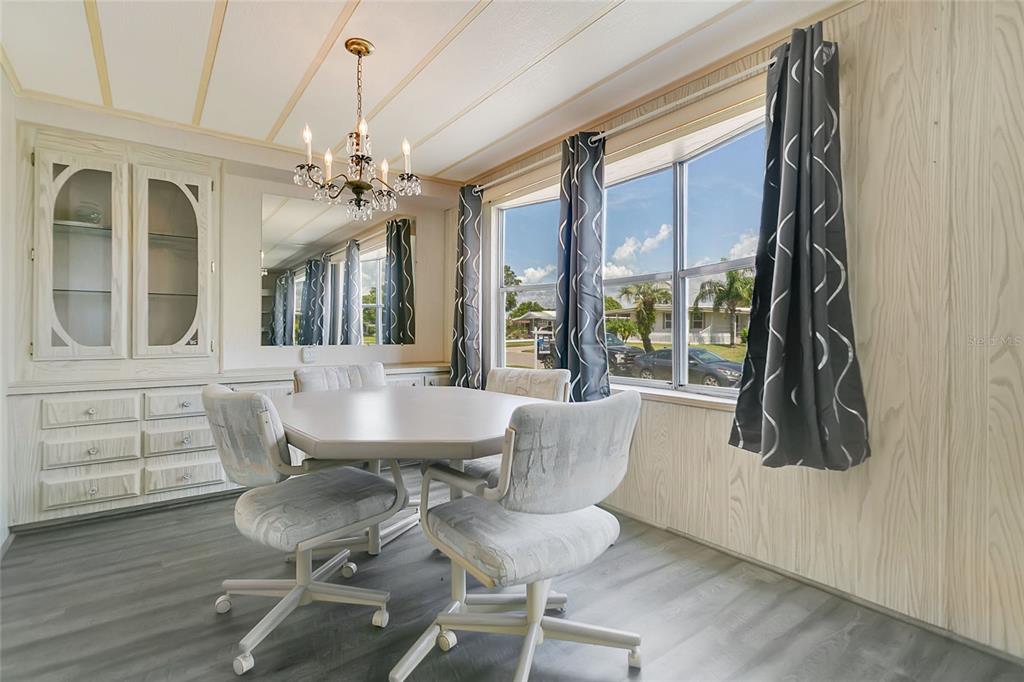 1207 Apache Circle Tavares, FL 32778 - Photo 8 of 33