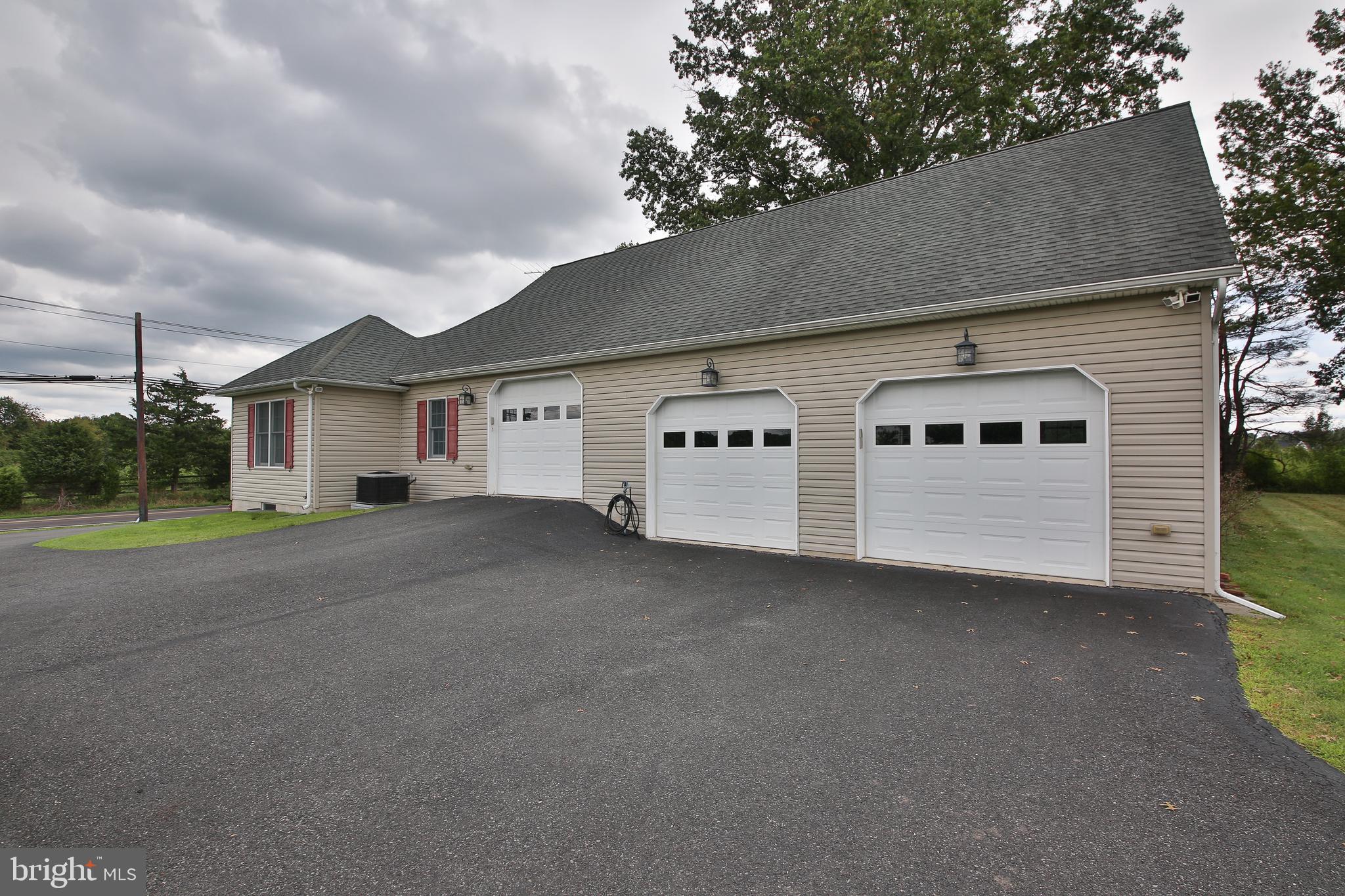 628 Cowpath Road Telford, PA 18969 - Photo 42 of 51 Garage