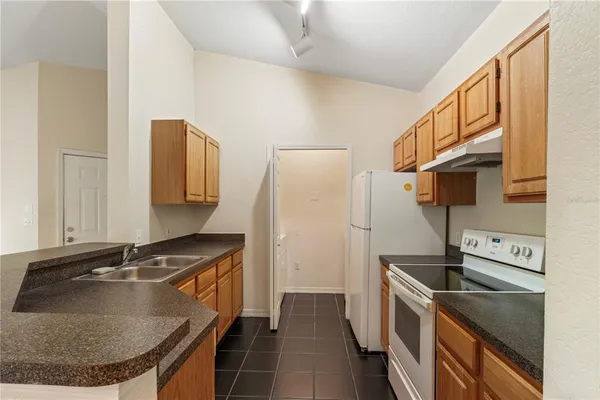 $1,300 | 6025 Westgate Drive, Unit 2533, Orlando, FL 32835