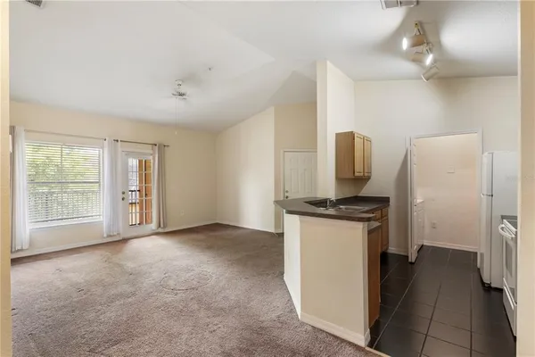 $1,300 | 6025 Westgate Drive, Unit 2533, Orlando, FL 32835