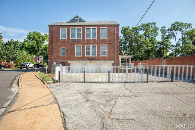 $1,499,000 | 7530 Maryland Avenue, Clayton, MO 63105