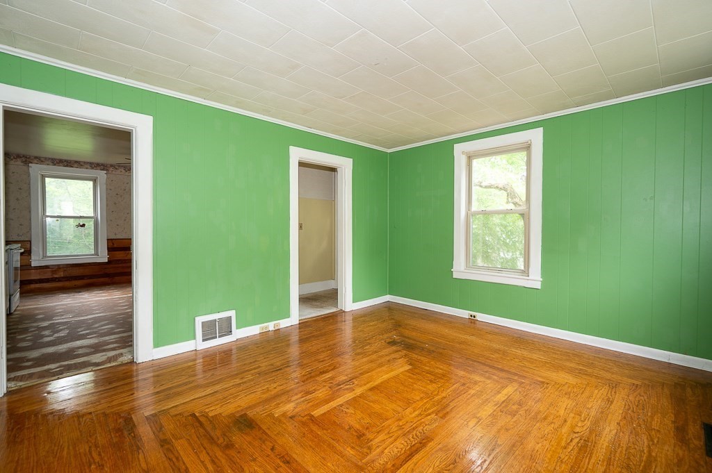 22 Comins Road Oxford, MA 01537 - Photo 20 of 42