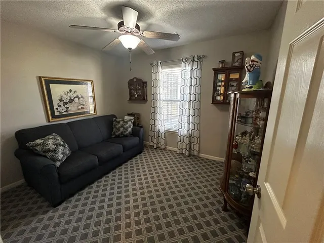 $309,950 | 812 Cypress Court, Raymore, MO 64083