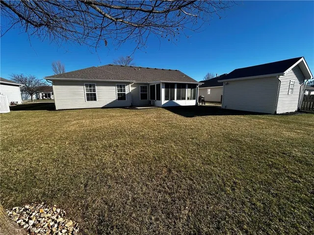 $309,950 | 812 Cypress Court, Raymore, MO 64083