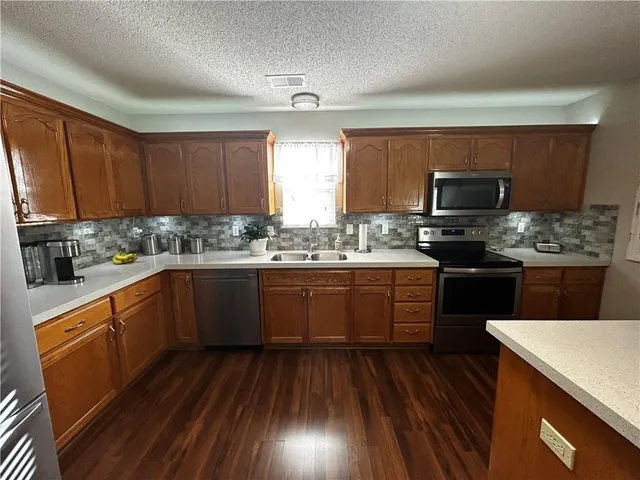 $309,950 | 812 Cypress Court, Raymore, MO 64083