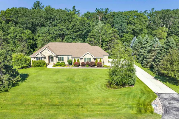 $599,900 | 2253 Tumbleweed Trail, Suamico, WI 54313