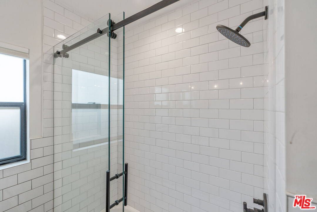 1645 South Sierra Bonita Avenue Los Angeles, CA 90019 - Photo 28 of 62