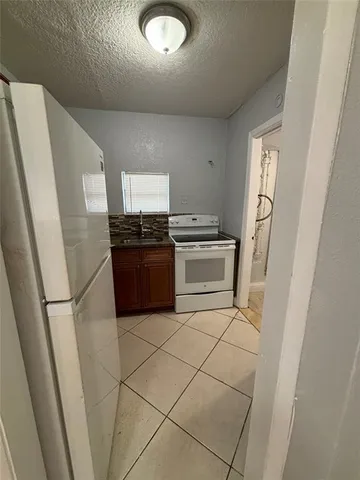 $2,200 | 303 South J Street, Lake Worth Beach, FL 33460