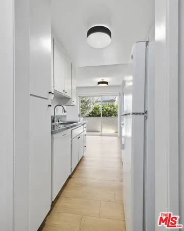 $3,645 | 1352 South Carmelina Avenue, Unit 209, Los Angeles, CA 90025