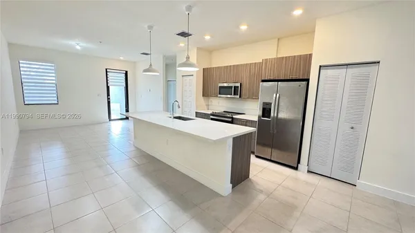 $3,100 | 8005 Northwest 104th Avenue, Unit 21, Doral, FL 33178