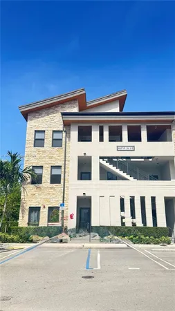 $3,100 | 8005 Northwest 104th Avenue, Unit 21, Doral, FL 33178