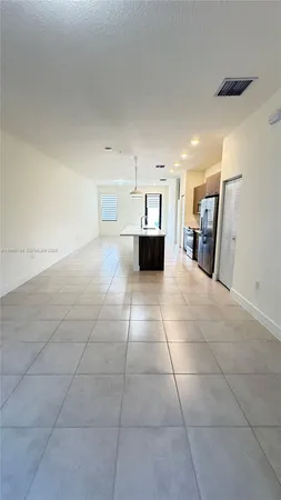 $3,100 | 8005 Northwest 104th Avenue, Unit 21, Doral, FL 33178