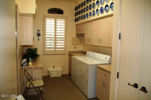 18630 East Vía Hermosa Rio Verde, AZ 85263 - Photo 20 of 24 Laundry Room