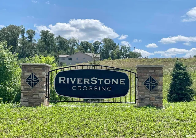 $67,500 | 907 Riverstone Road, Clinton, IA 52732