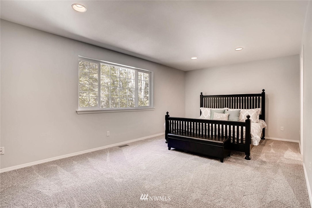 7914 180th Street Southwest Edmonds, WA 98026 - Photo 14 of 24 Gallery Image 14