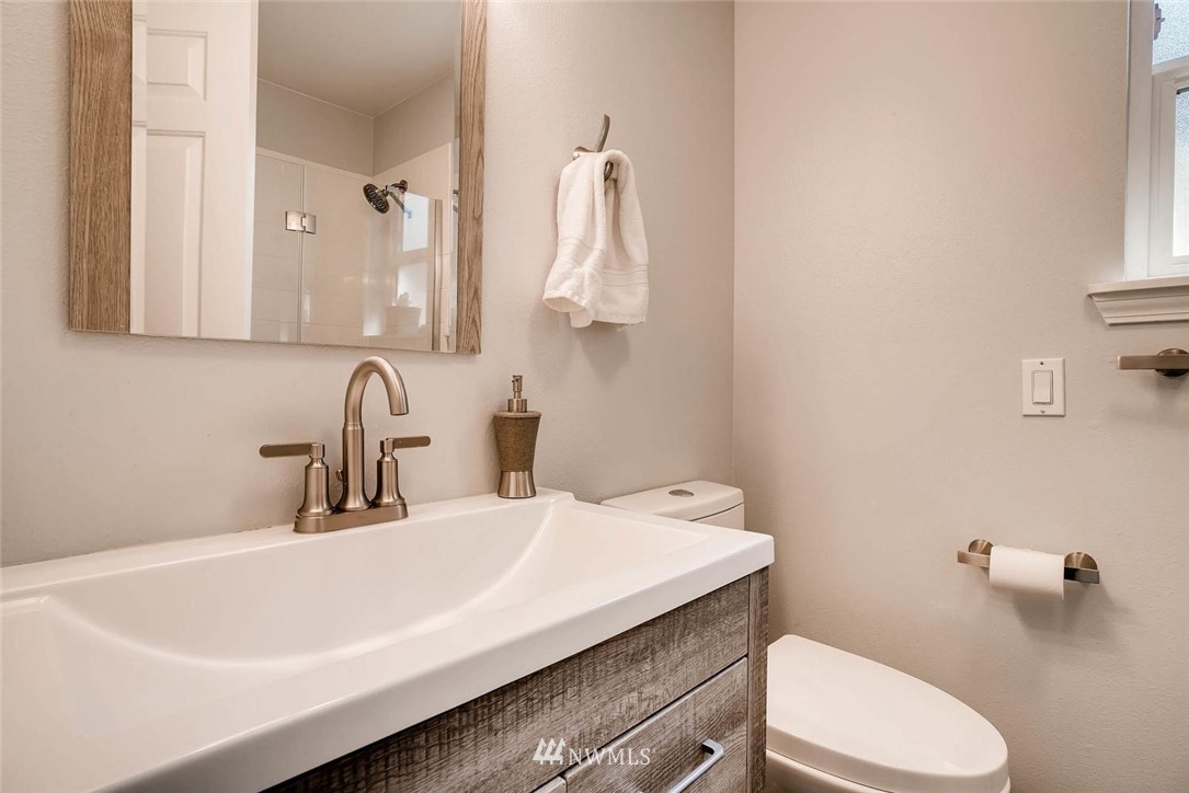 7914 180th Street Southwest Edmonds, WA 98026 - Photo 19 of 24 Gallery Image 19