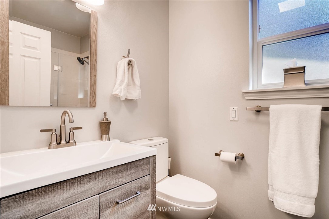 7914 180th Street Southwest Edmonds, WA 98026 - Photo 20 of 24 Gallery Image 20