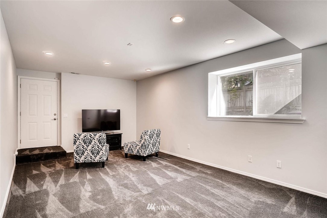 7914 180th Street Southwest Edmonds, WA 98026 - Photo 21 of 24 Gallery Image 21