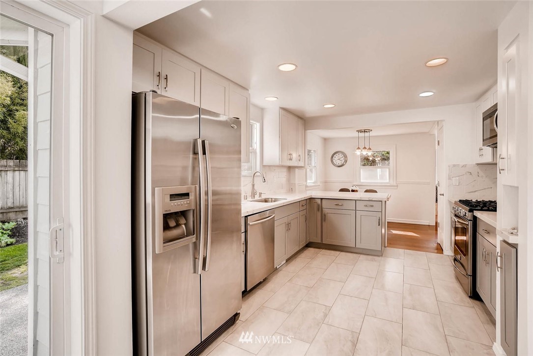 7914 180th Street Southwest Edmonds, WA 98026 - Photo 9 of 24 Gallery Image 9